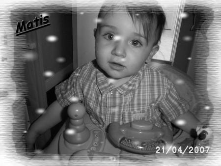 voila encore mon ptit frere 